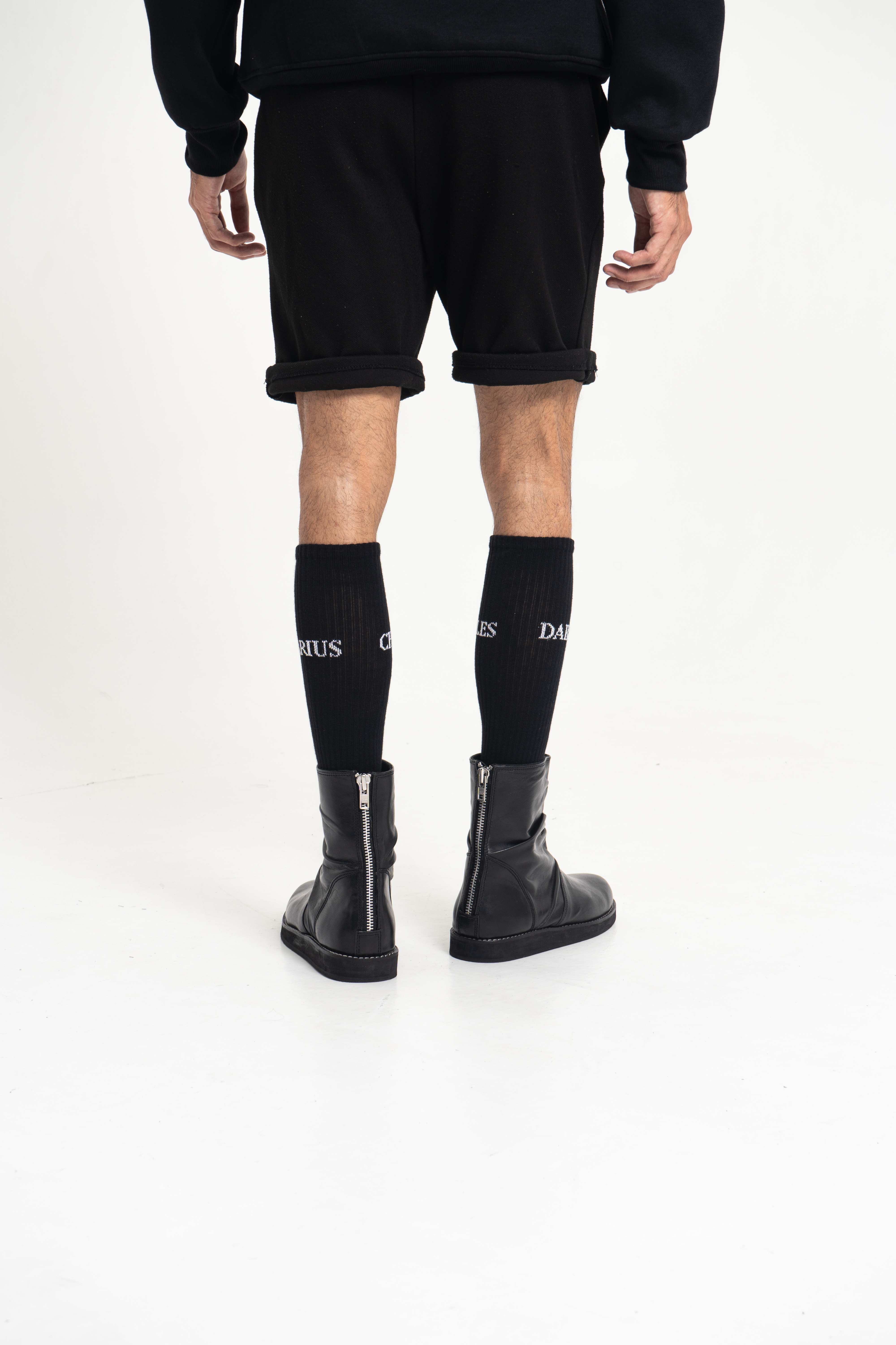 Zipper leather boots